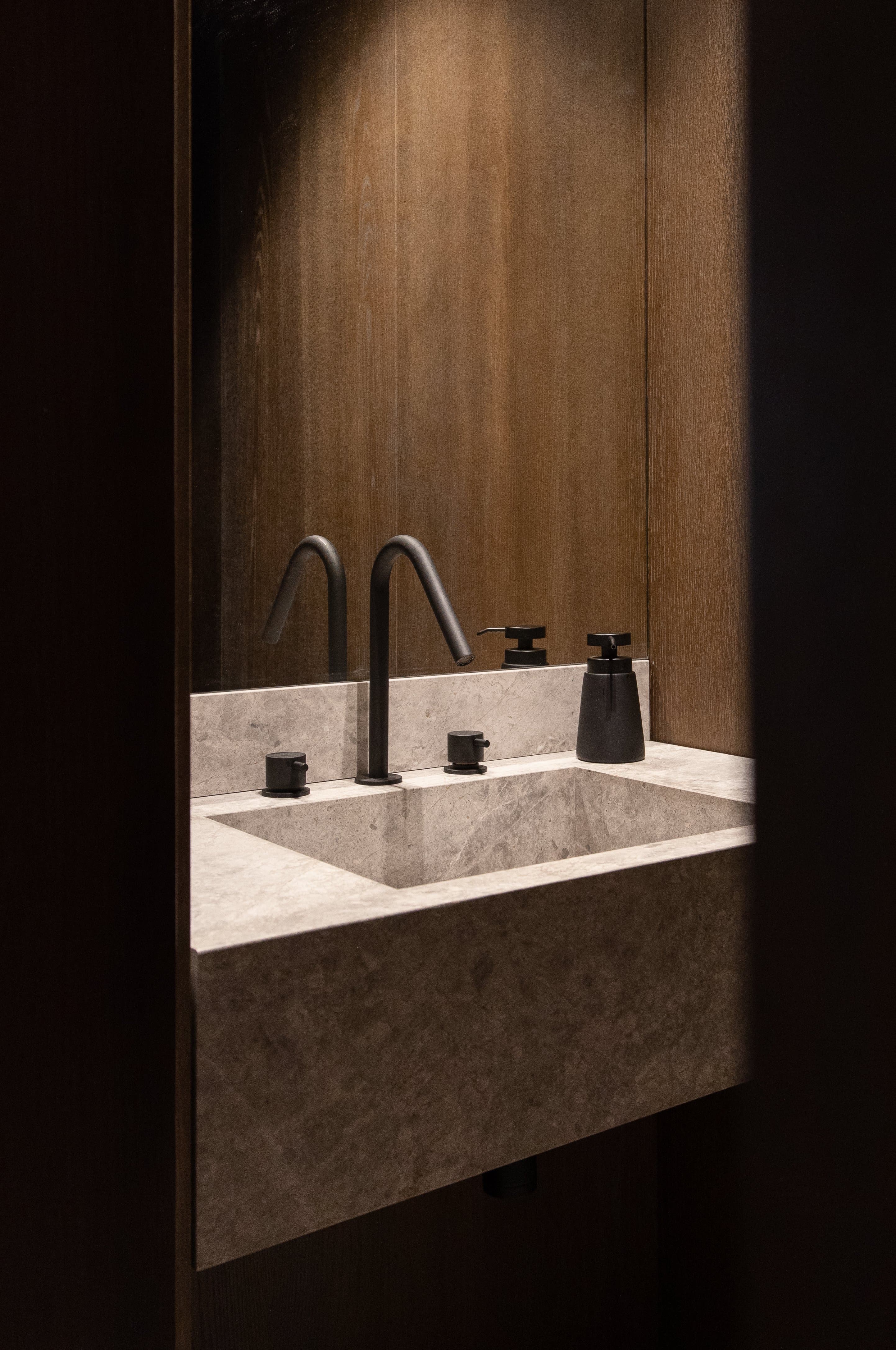 Elegant & Timeless Duplex - Image 5