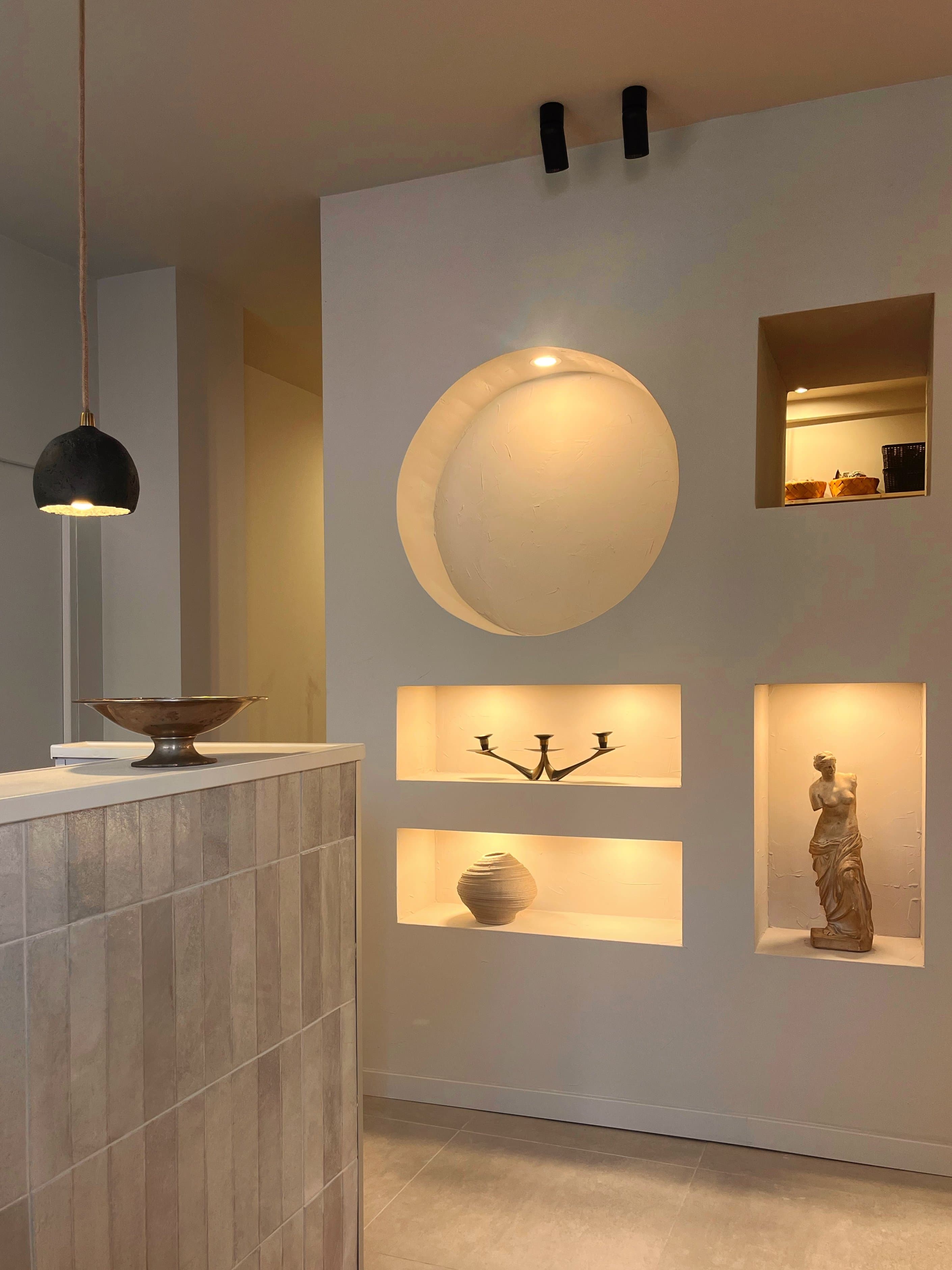 Curated Objects & Restauration Atelier - Image 2