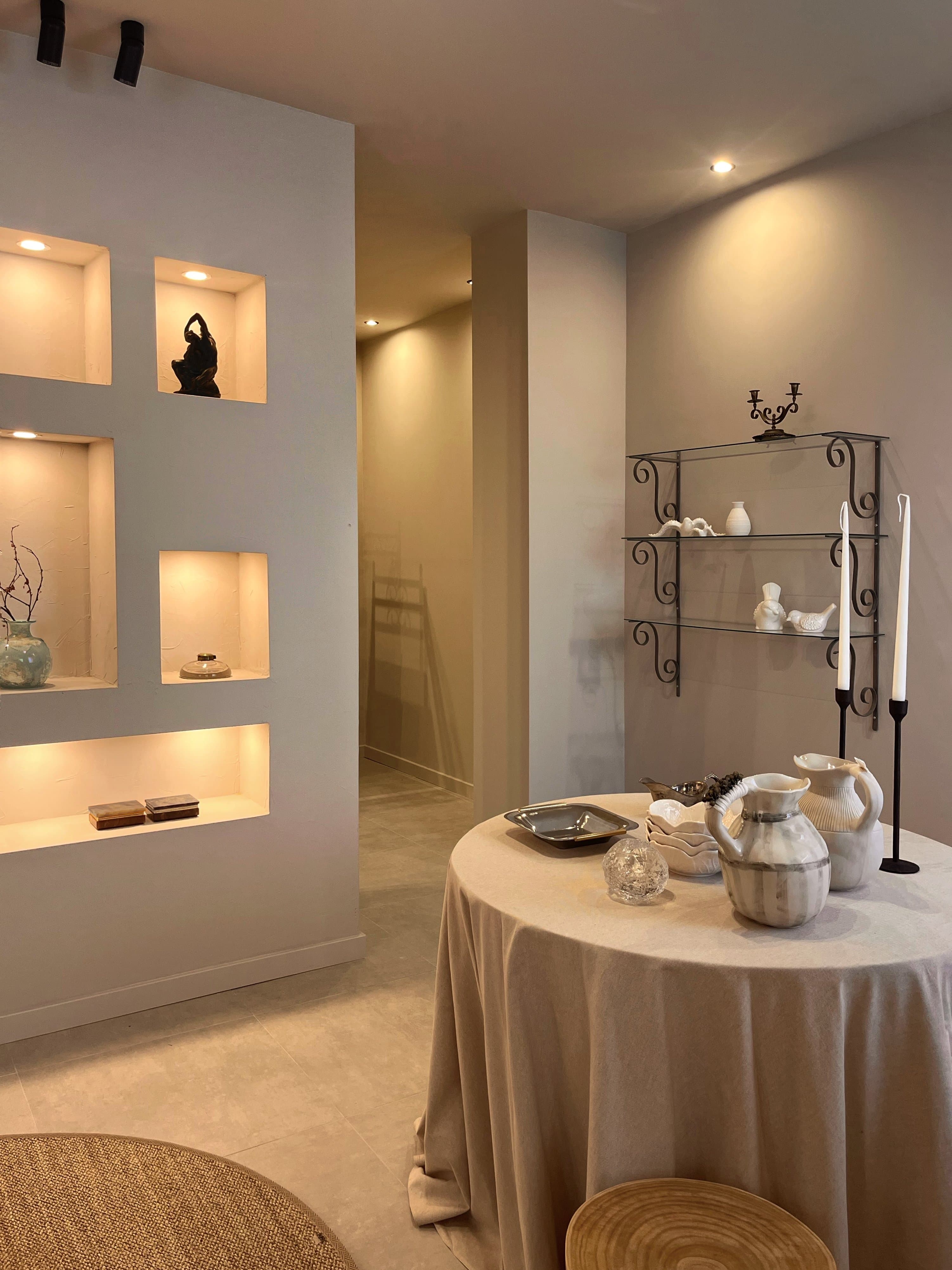 Curated Objects & Restauration Atelier - Image 3