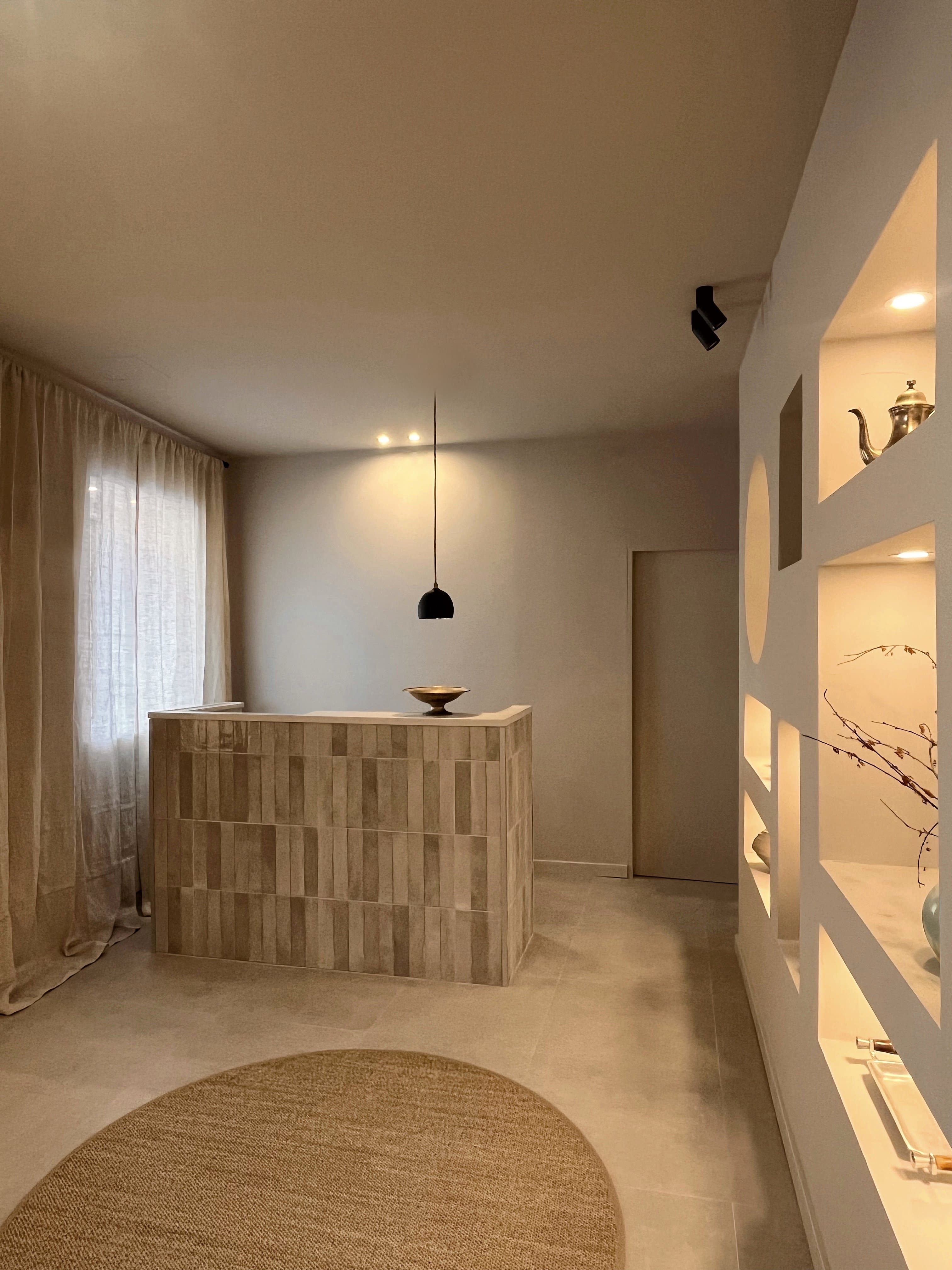 Curated Objects & Restauration Atelier - Image 4