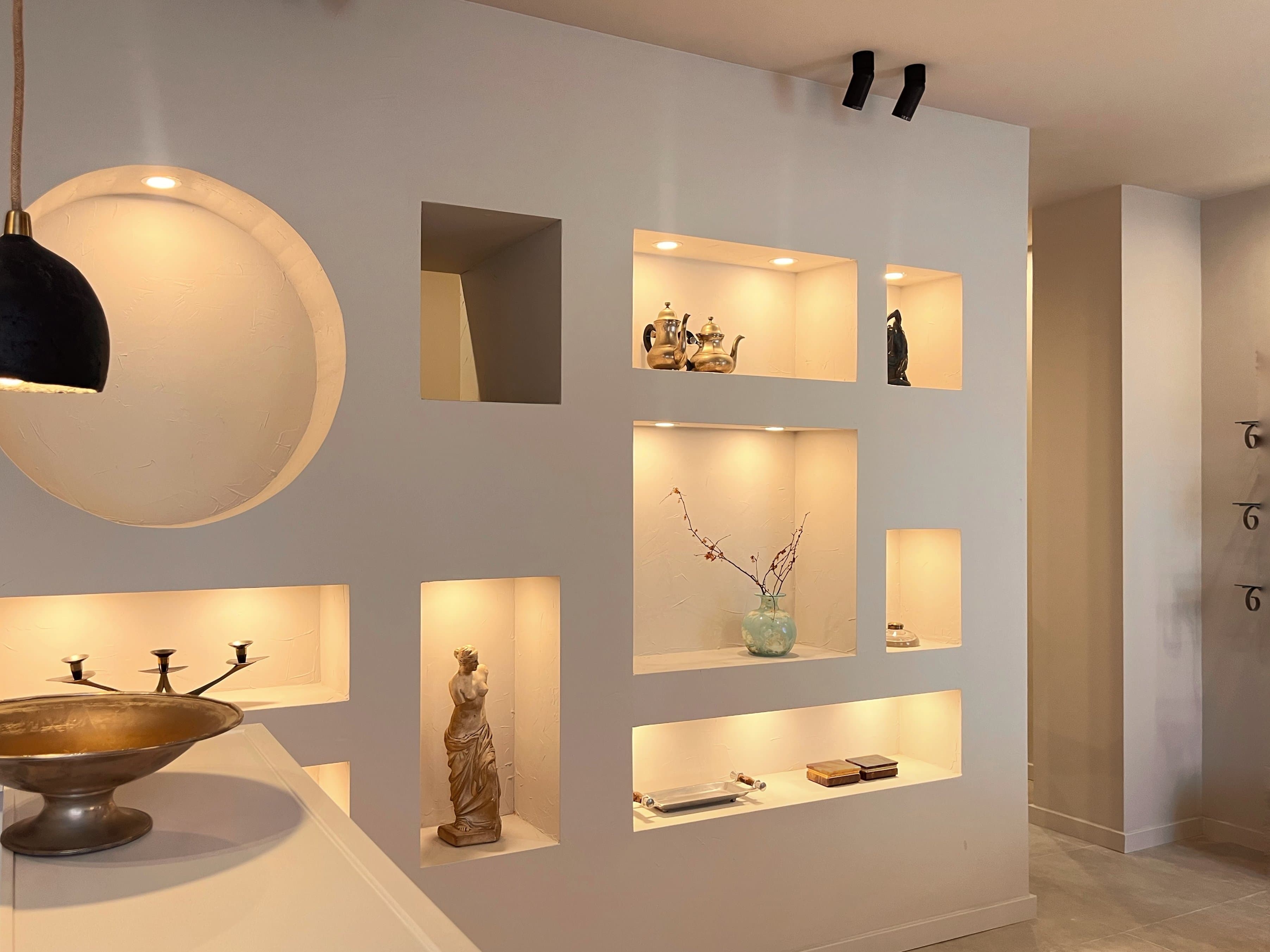 Curated Objects & Restauration Atelier - Image 7