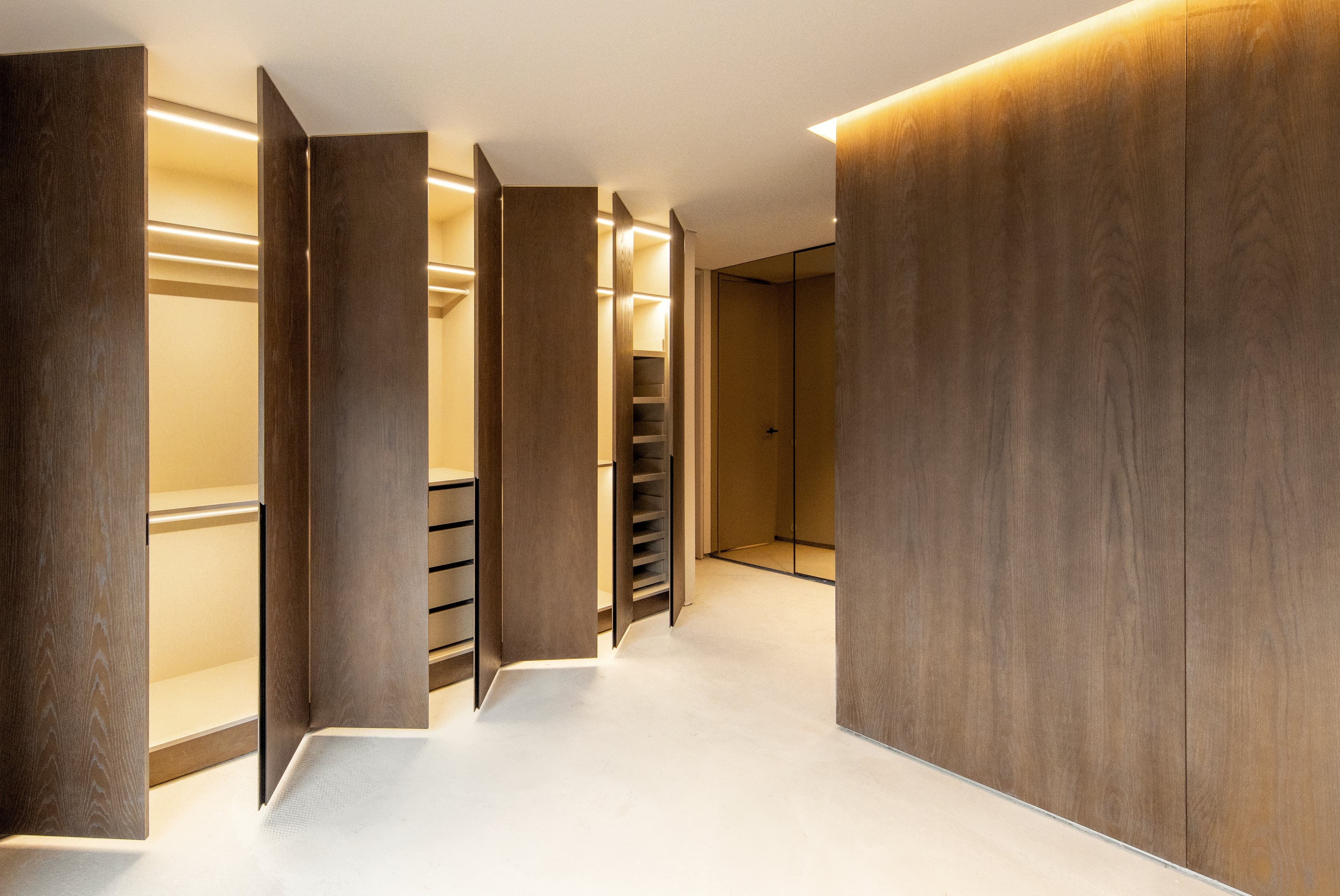 Elegant & Timeless Duplex - Image 4