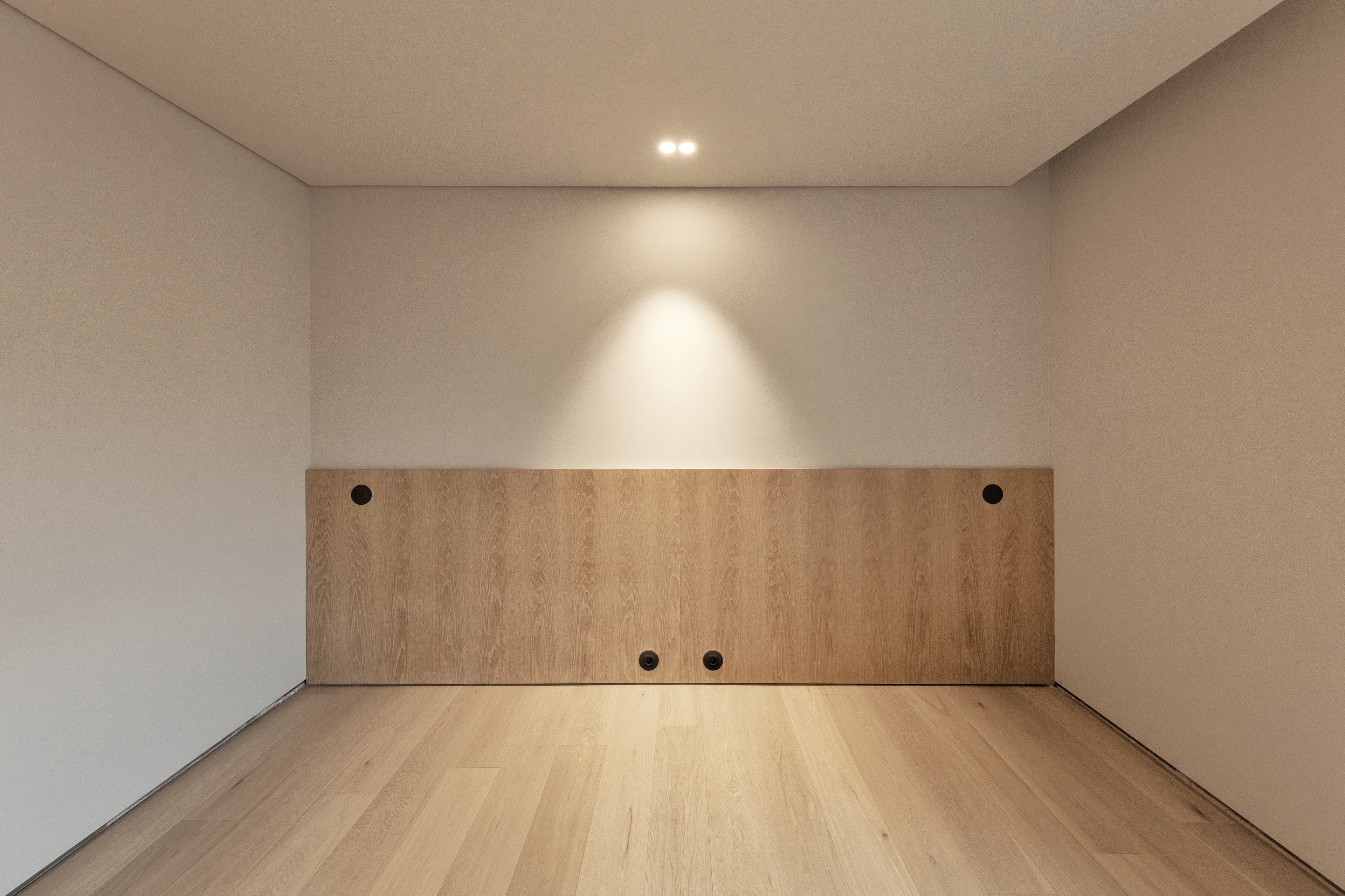 Elegant & Timeless Duplex - Image 10