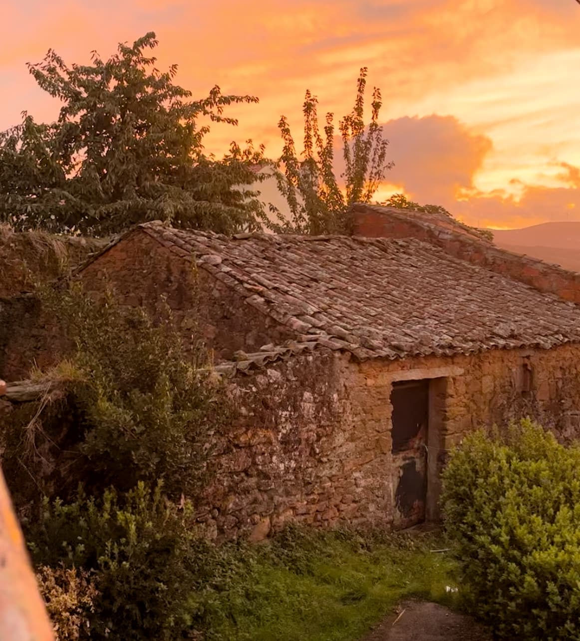 Rural Retreat - Image 1